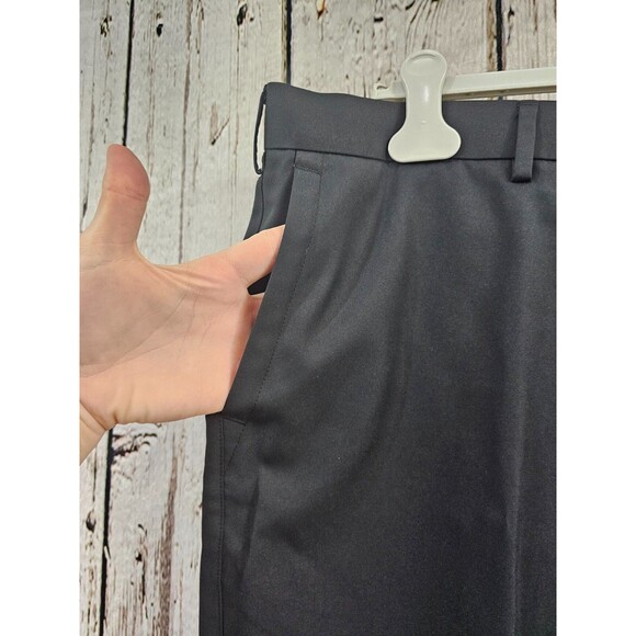 GC Men's 42 Peter Millar Crown Sport Salem Performance Short 9" Shorts Black EUC - Picture 2 of 8